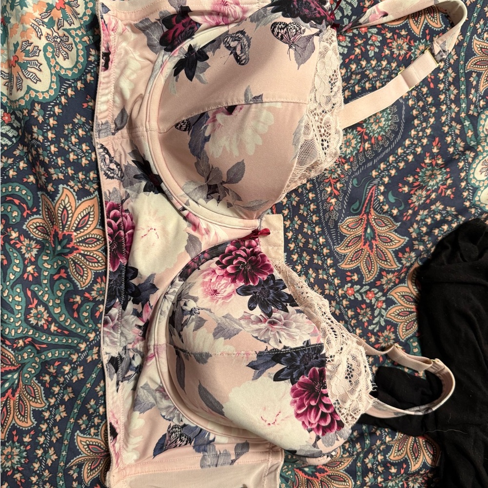 Cacique Pink and Cream Floral Lace Bra